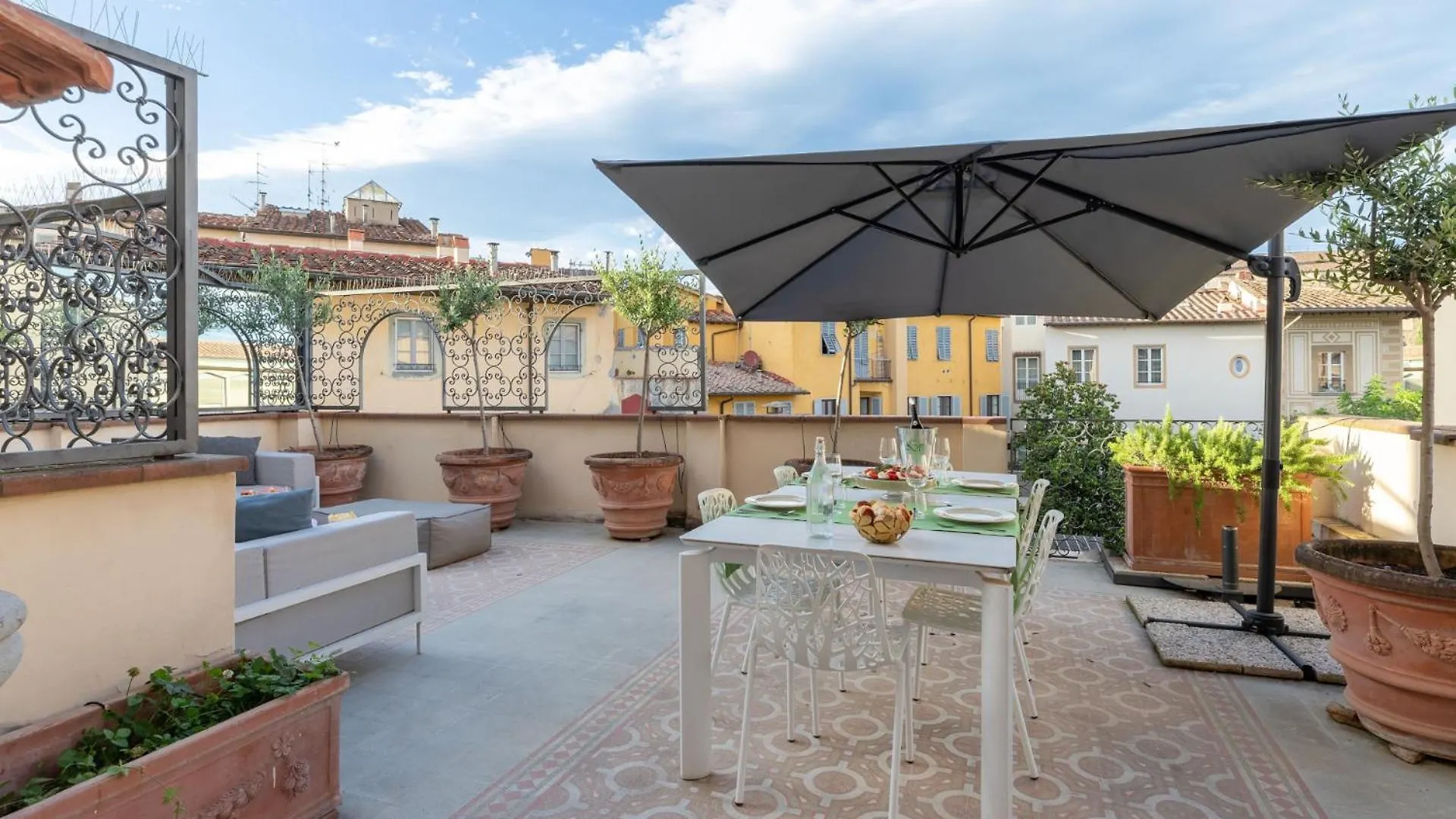 Luxury Apartment With Big Terrace In Firenze Aparthotel