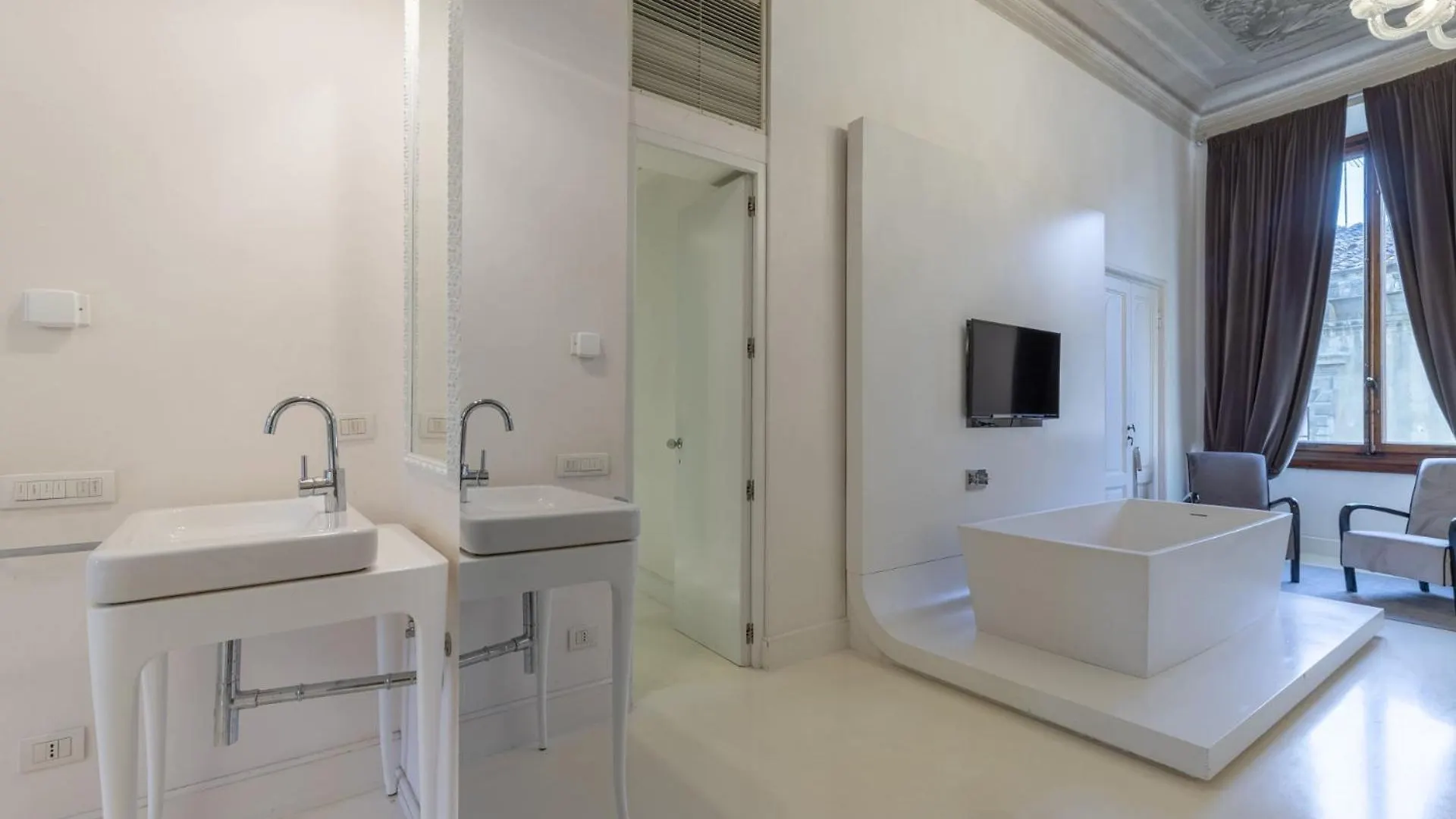 Aparthotel Luxury Apartment With Big Terrace In Florence