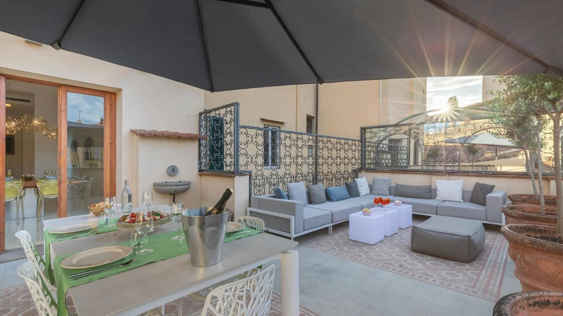 Luxury Apartment With Big Terrace In Florence